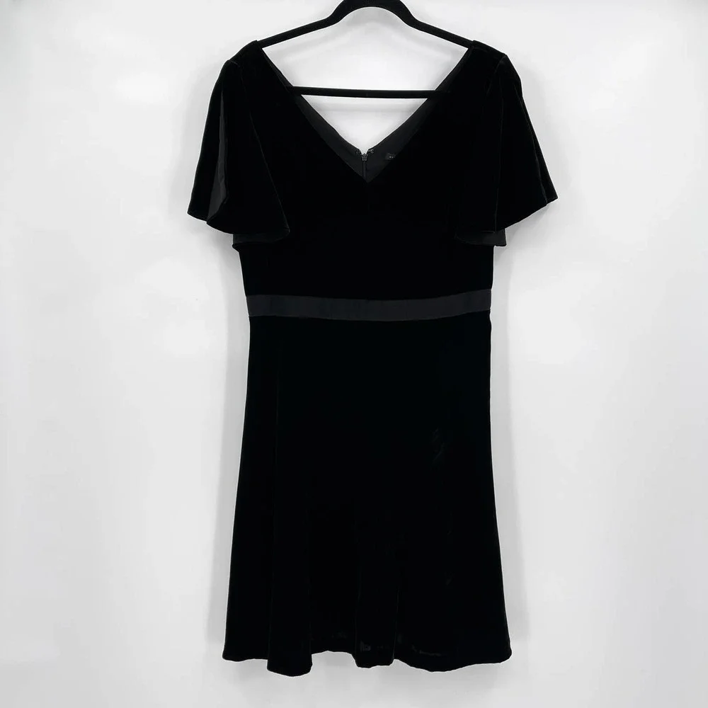 ANN TAYLOR Velvet Short Sleeve V-neck Dress Black 8 NWT - Picture 6 of 14